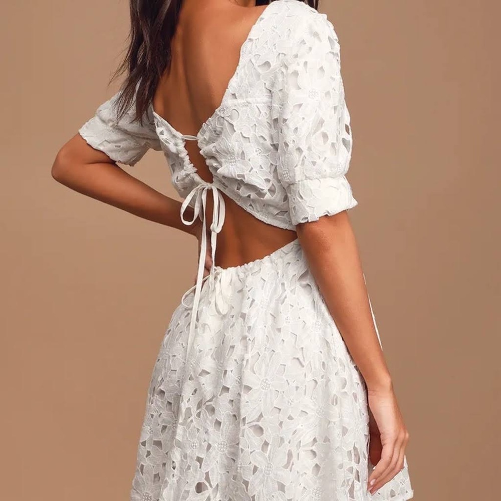 Lulus White Lace Open Back Mini Dress Short Puff Sleeve Skater Eyelet Medium
